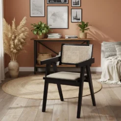 Chaise design avec accoudoirs et cannage rotin Hiro Bois foncé et Tissu Beige