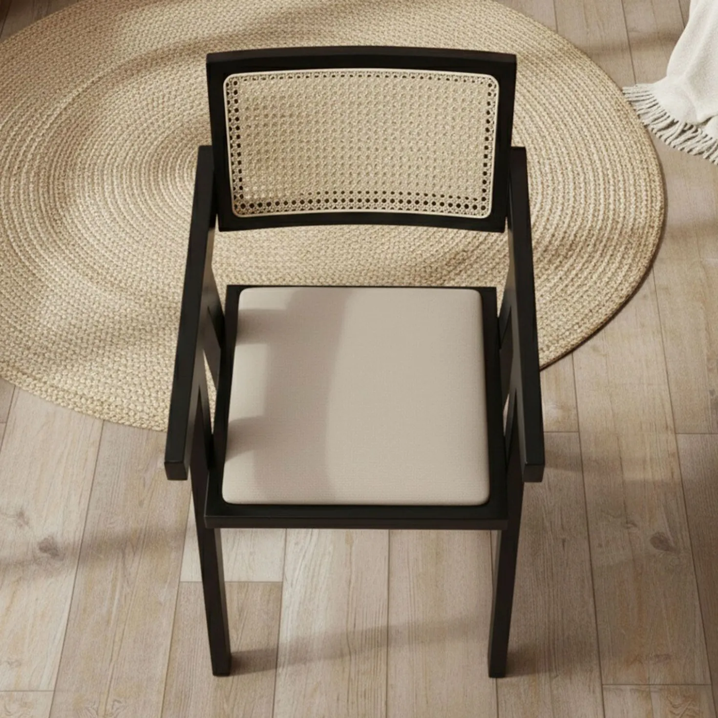 Chaise design avec accoudoirs et cannage rotin Hiro Bois foncé et Tissu Beige