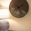 Horloge murale ronde Bois Métalisé décor feuille Noir Marron