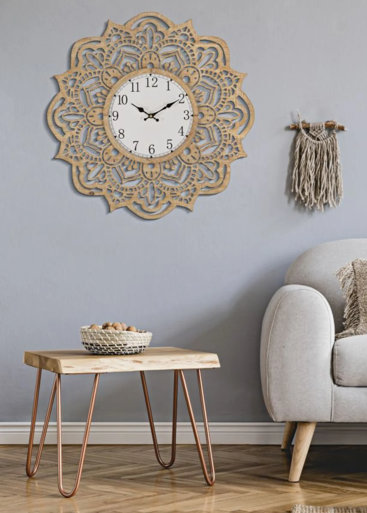 Horloge murale sculptée M.D.F. finition bois blanc