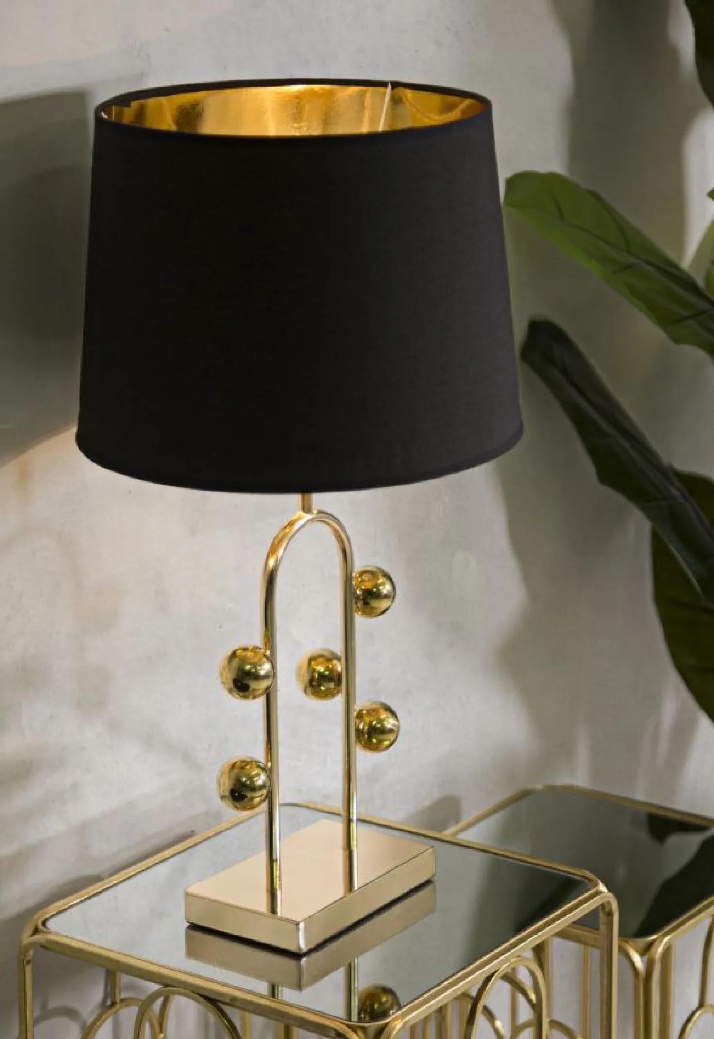 Lampe de table Bubble métal doré abat-jour tissu noir