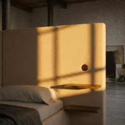 Lit-coffre complet avec tablettes et ports USB intégrés Lukas 180x200cm Tissu Taupe clair