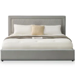 Lit coffre Sandiego avec sommier relevable 180x200cm et tête de lit cloutée Velours Gris clair