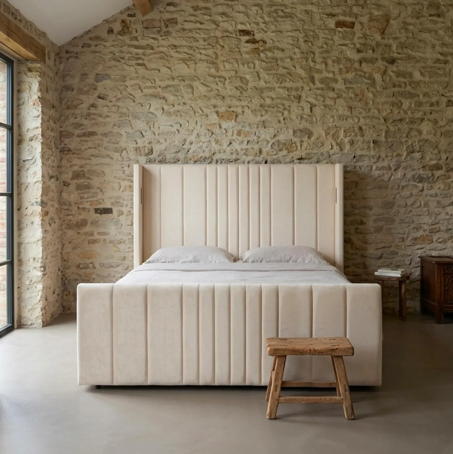 Lit complet avec sommier relevable prises USB et lumières intégrées Line 160x200cm Velours Beige