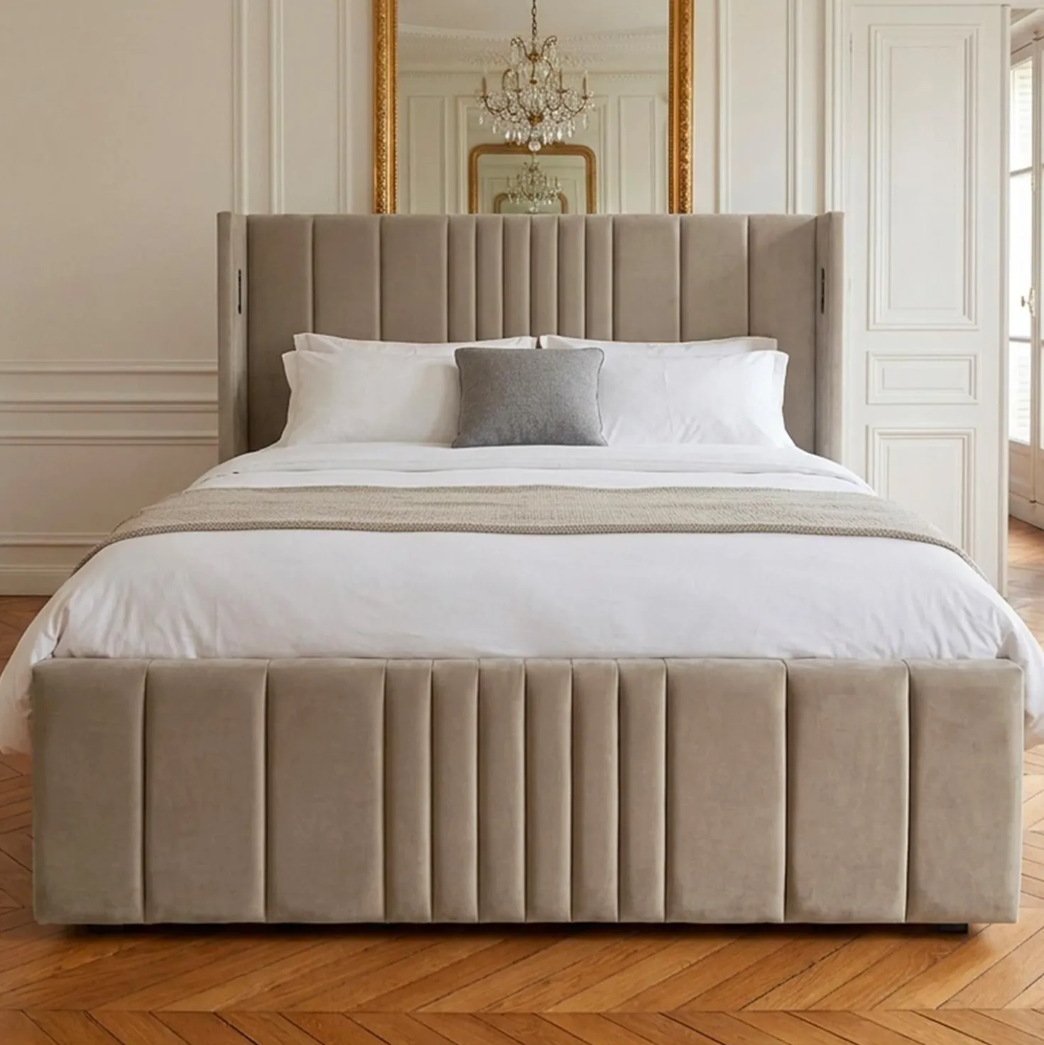 Lit complet avec sommier relevable prises USB et lumières intégrées Line 180x200cm Velours Taupe