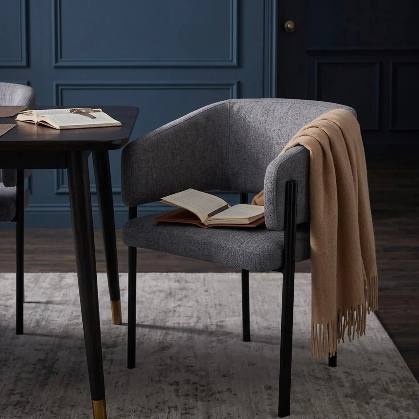 Lot de 2 chaises design et matelassées Isaure Métal Noir et Tissu Gris