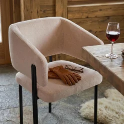 Lot de 2 chaises design et matelassées Isaure Métal Noir et Tissu Beige