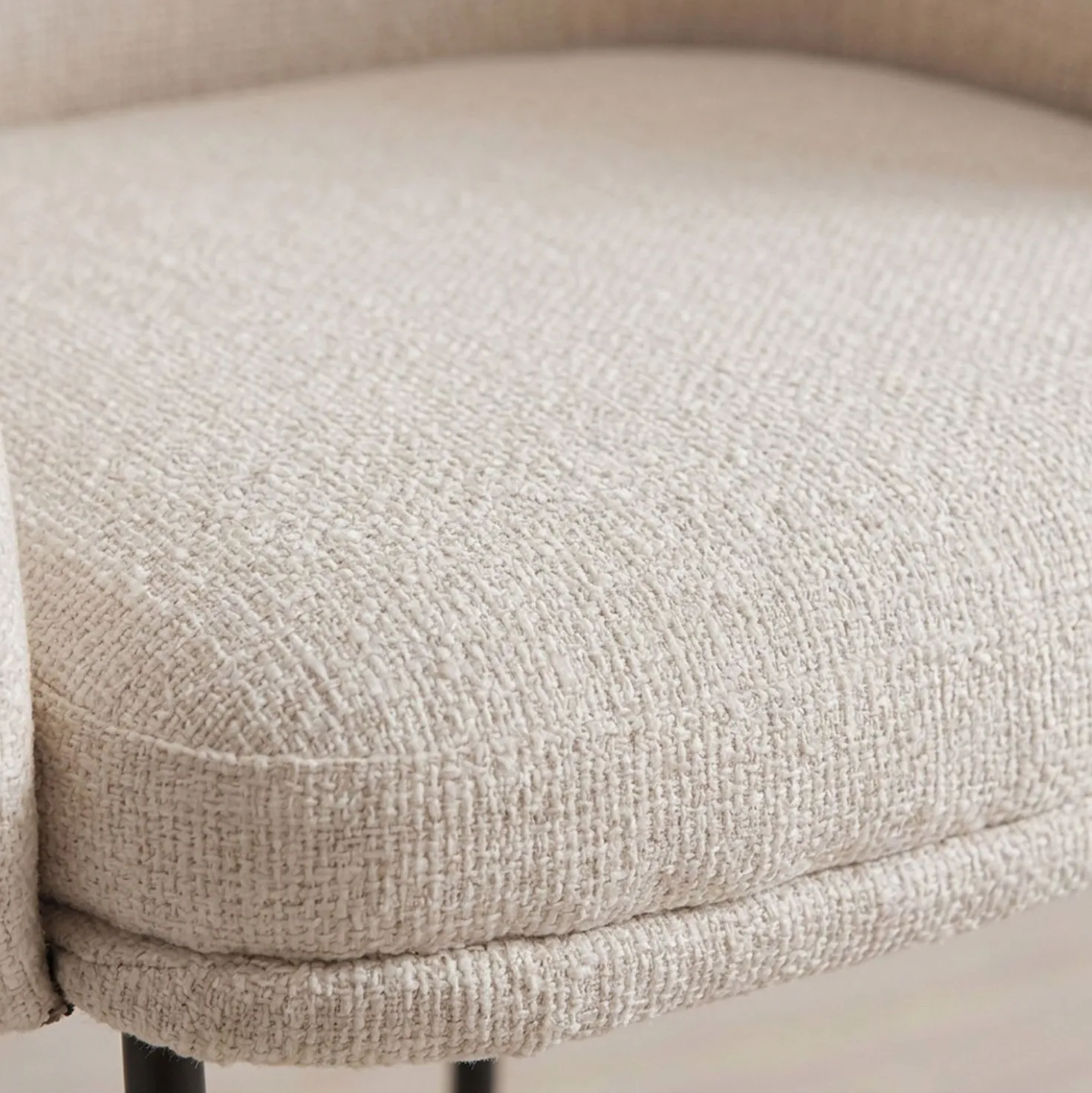 Lot de 6 chaises modernes matelassées Inaya Métal Noir et Tissu Beige
