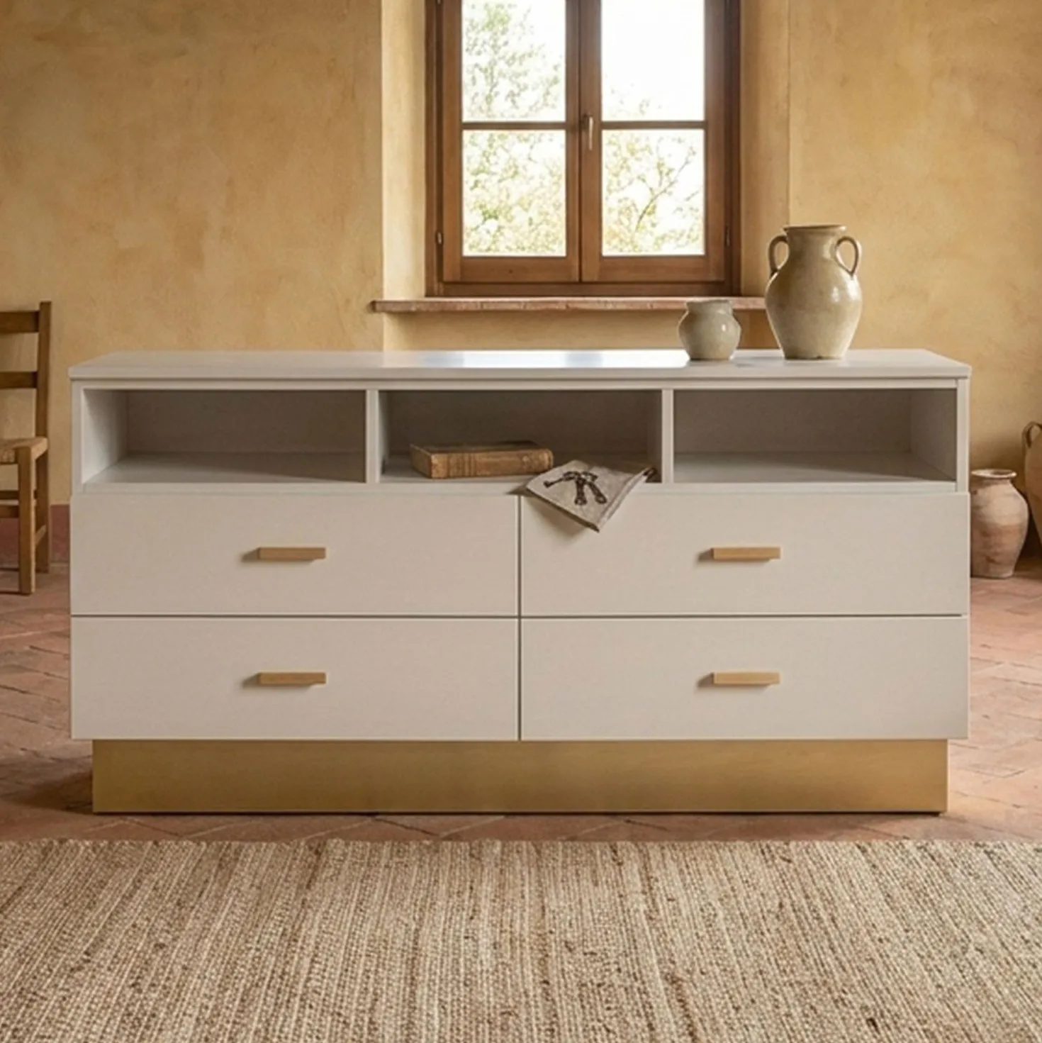 Meuble TV moderne 4 tiroirs Nestor Taupe clair et Or