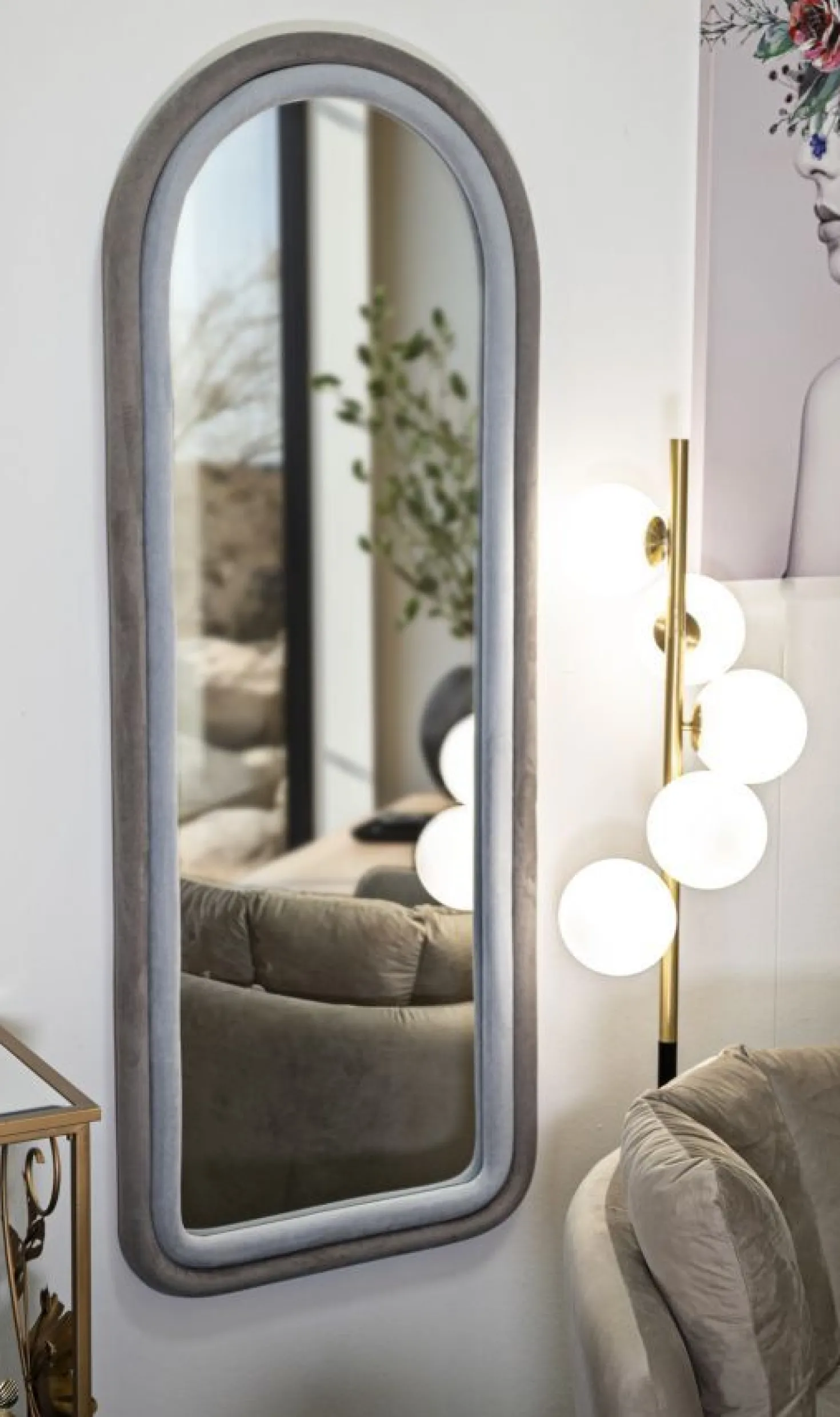 Miroir mural Cloe cadre en bois M.D.F et Tissu Velours Gris