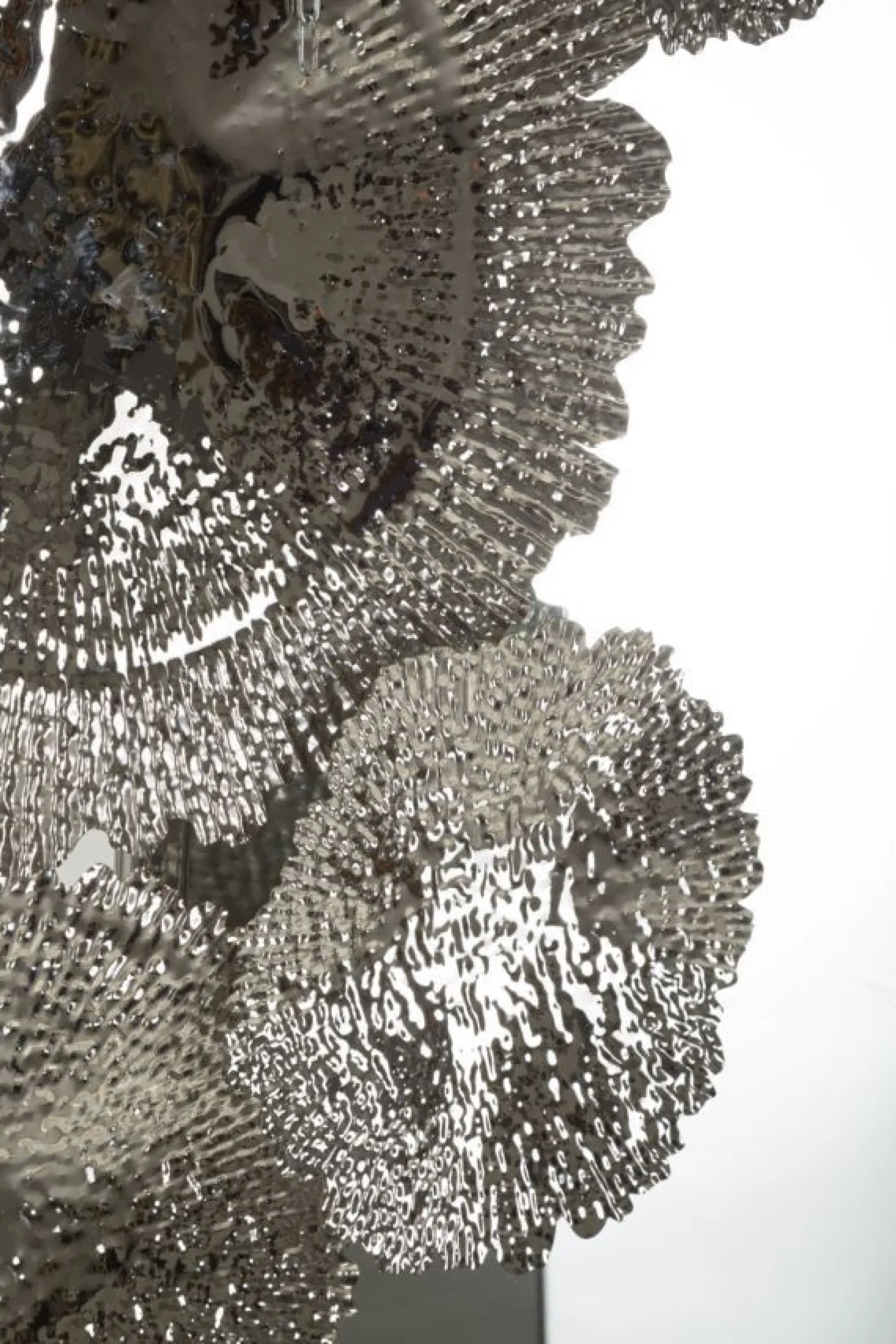 Miroir mural Kandi en métal argenté décor floral