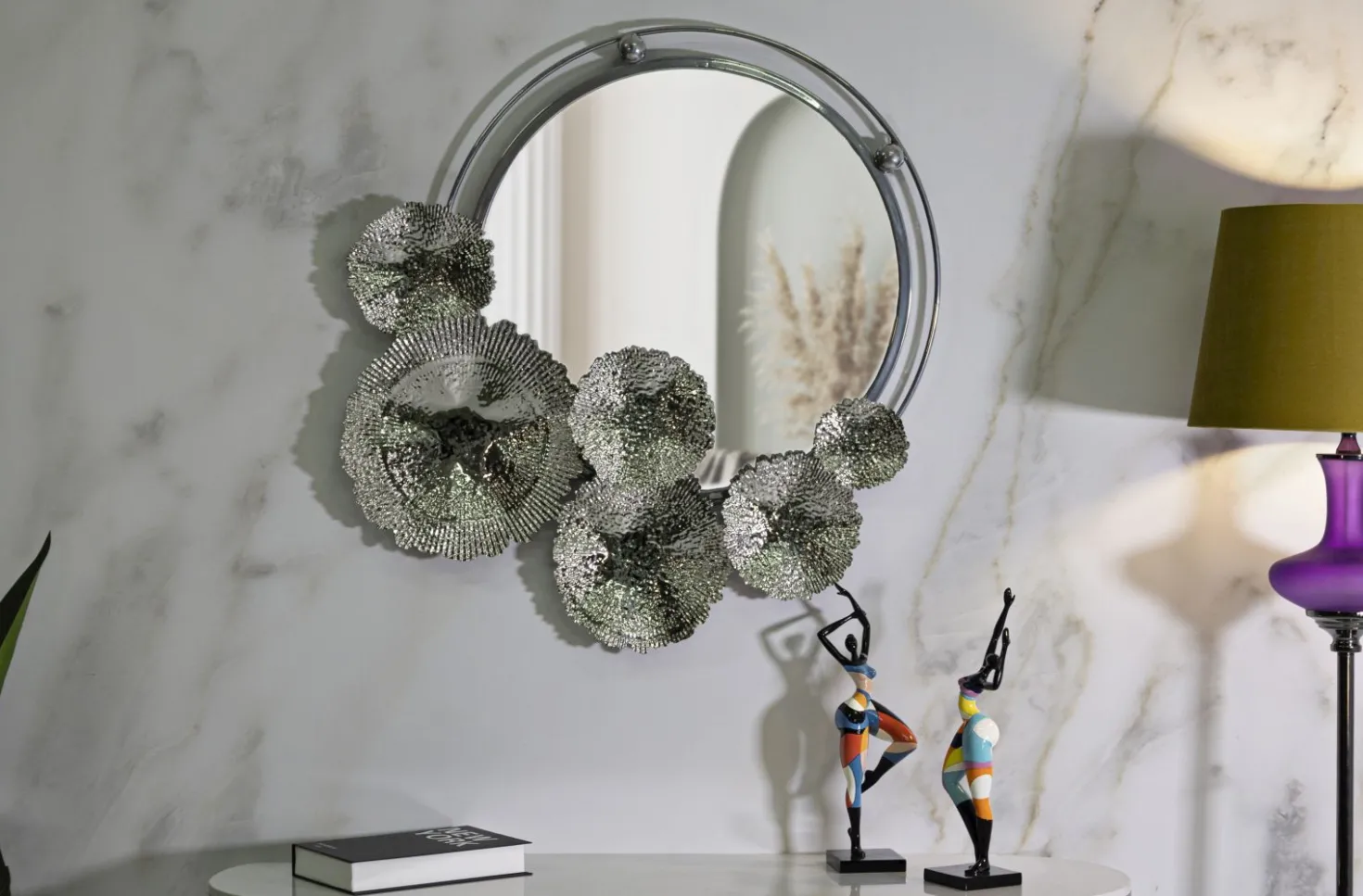 Miroir mural Kandi en métal argenté décor floral