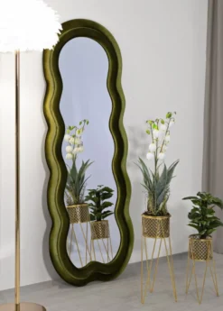 Miroir mural Miki cadre en bois et Tissu Velours Vert
