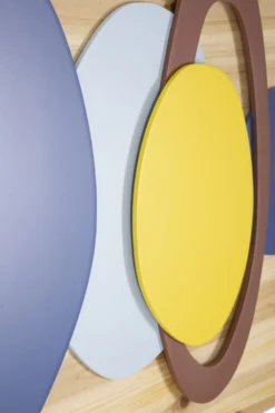 Panneau mural décoratif géométrique en métal et bois naturel multicolore