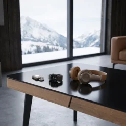 Table basse en bois Darcy avec plateau en Verre Noir