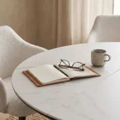 Table extensible Tyrese 160cm pieds en étoile et plateau effet marbre Blanc
