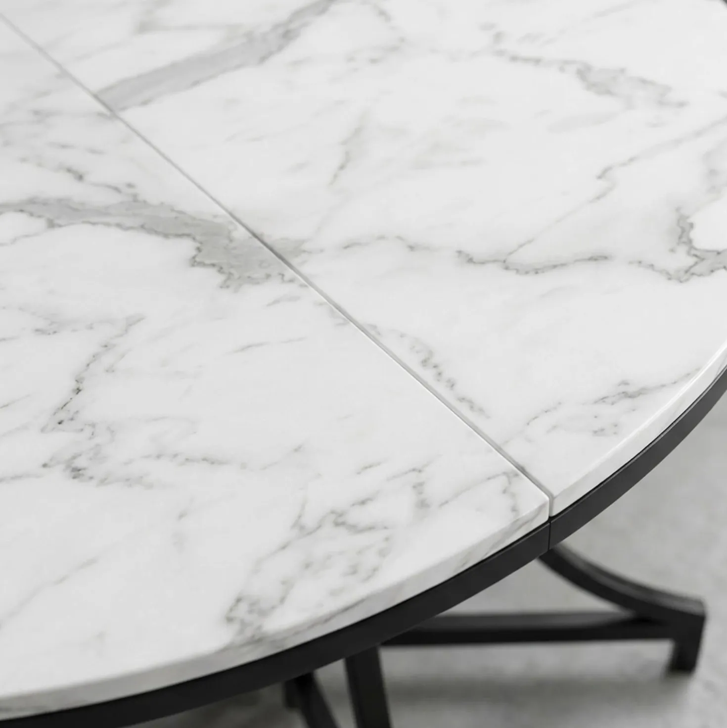 Table ronde pliante gain de place Foldine Ø80cm Métal Noir et Effet marbre Blanc