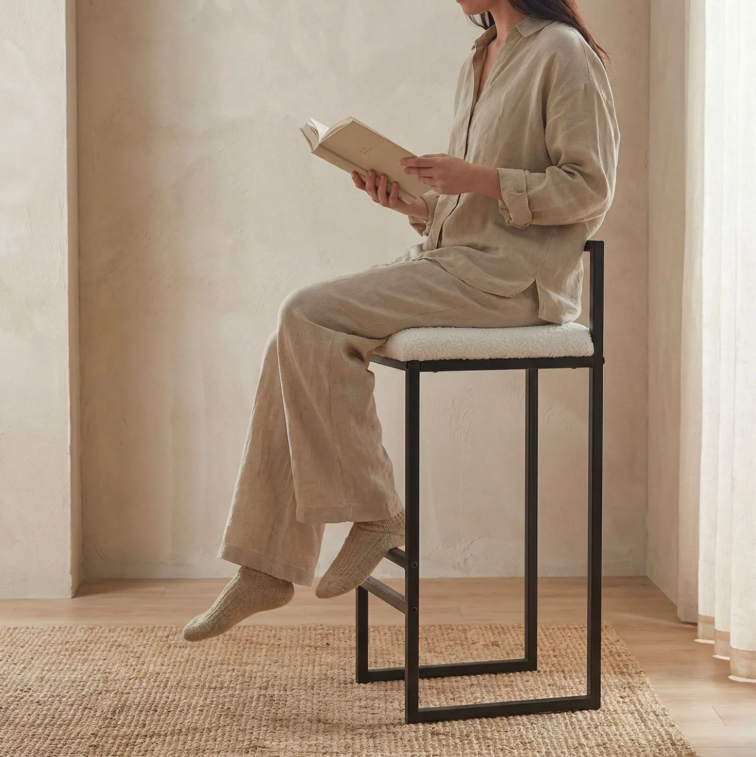 Tabouret de bar en métal Drakkar Noir et Tissu bouclette Crème