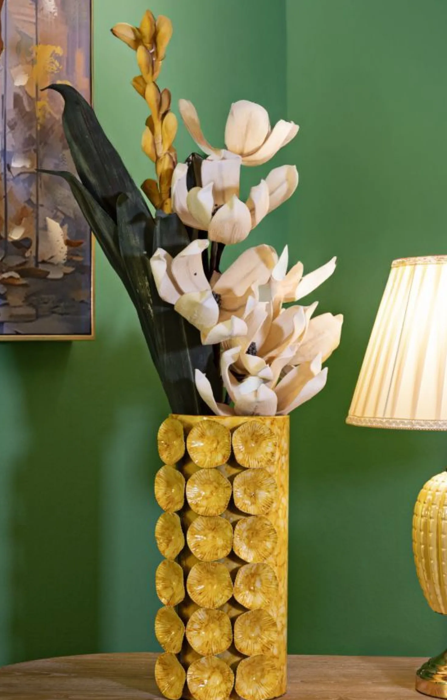 Vase décoratif relief jaune vif