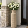 Vase d'extérieur sablé en pierre naturelle