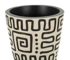Vase en résine Nairobi décor géométrique crème et noir